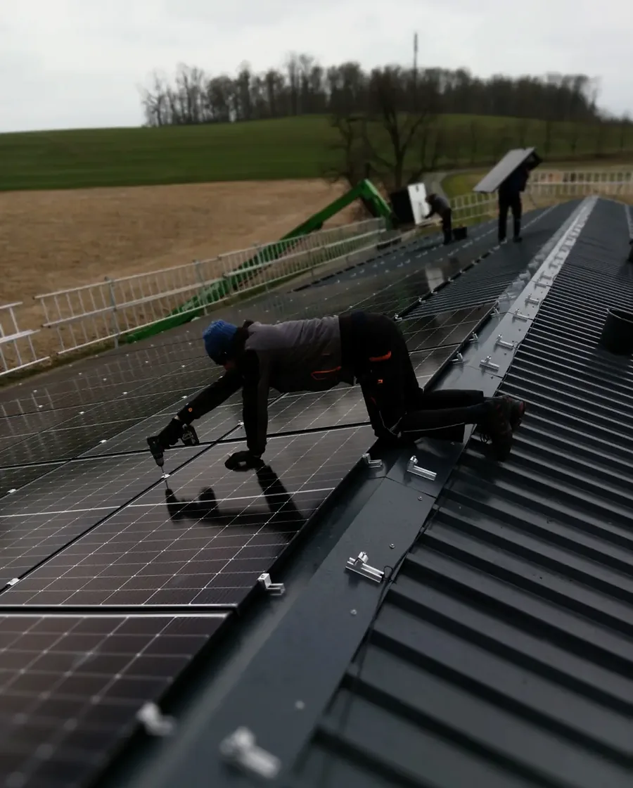A-G-BAU installer working on a photovoltaic system